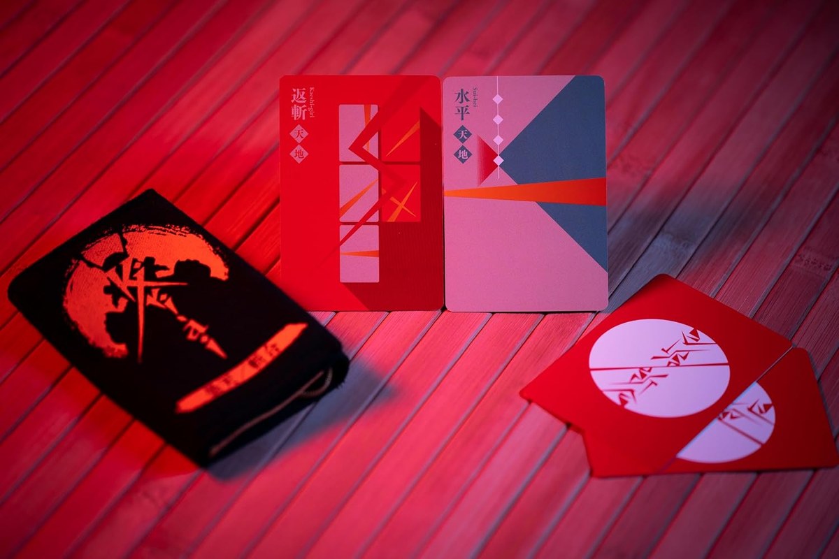 Kiri-ai: El Duelo — dieciséis cartas, dos samuráis y la distancia que separa el golpe del fallo